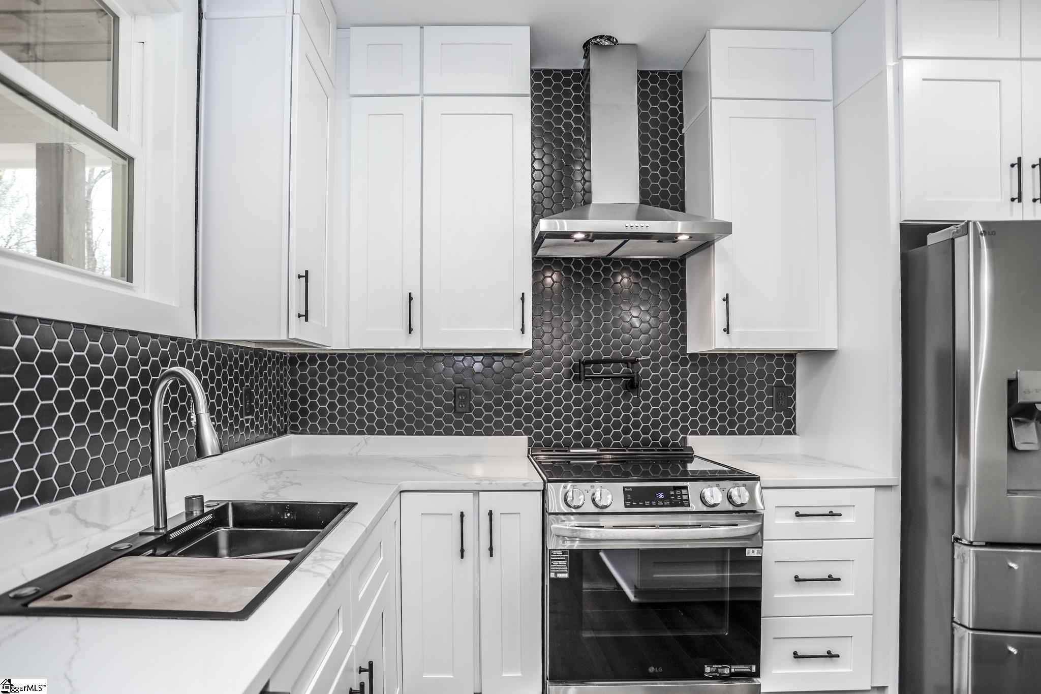 14 Ferncrest Drive Greenville, SC 29605 - Photo 6 of 28