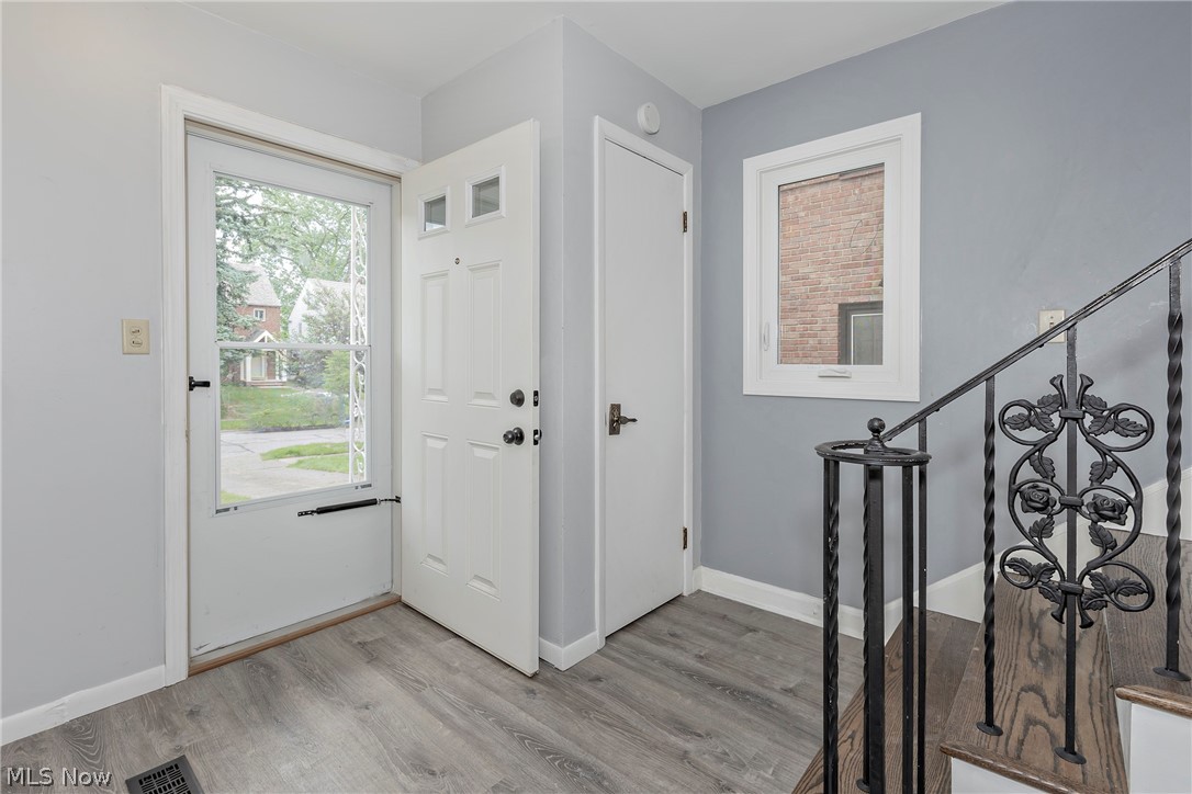 3662 Winchell Road Beachwood, OH 44122 - Photo 2 of 46 Please come in and enjoy!