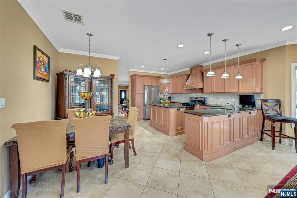 4 8th Street, Unit A Fairview, NJ 07022 - Photo 18 of 35