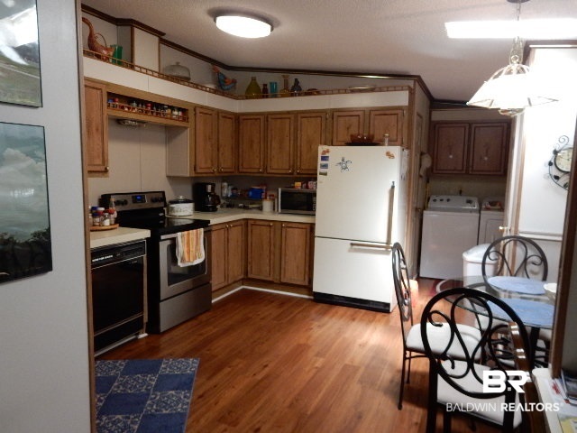 1556 Valencia Drive Lillian, AL 36549 - Photo 20 of 28 Kitchen