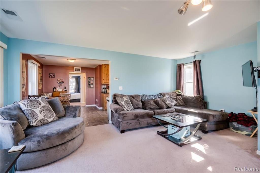 34950 24 Mile Road New Baltimore, MI 48047 - Photo 3 of 23
