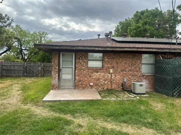 $3,500 | 1651 Palm Street, Abilene, TX 79602