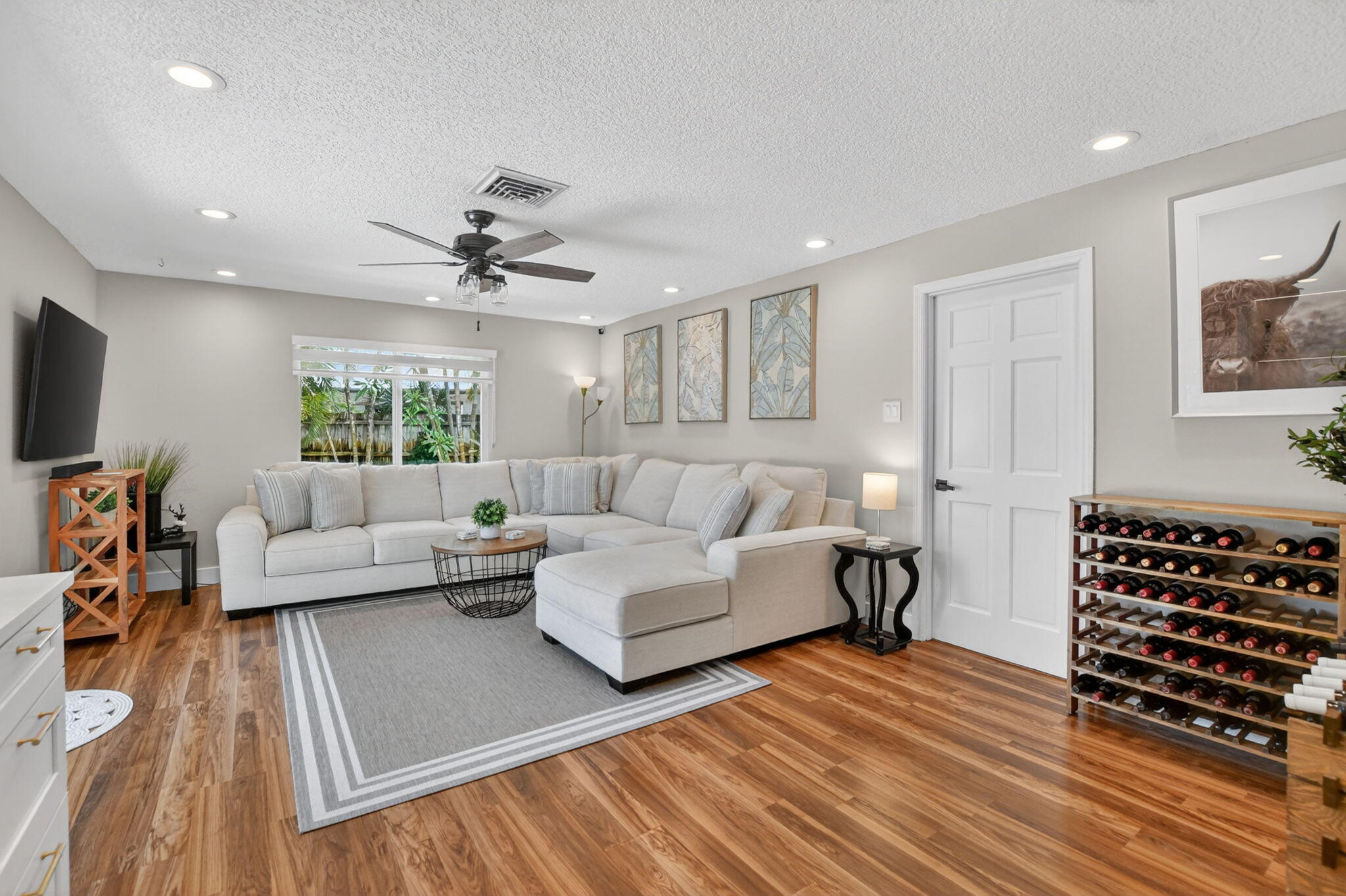 6951 Northeast 7th Avenue Boca Raton, FL 33487 - Photo 21 of 60 21-web-or-mls-DSC_1976
