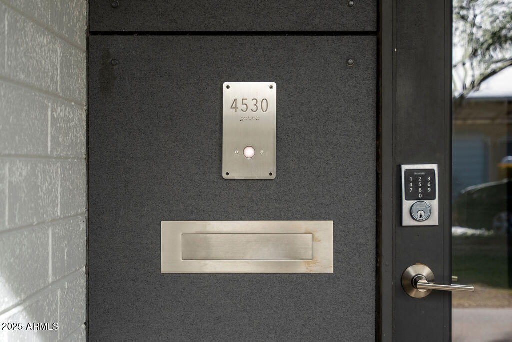 4530 North 9th Avenue Phoenix, AZ 85013 - Photo 3 of 35