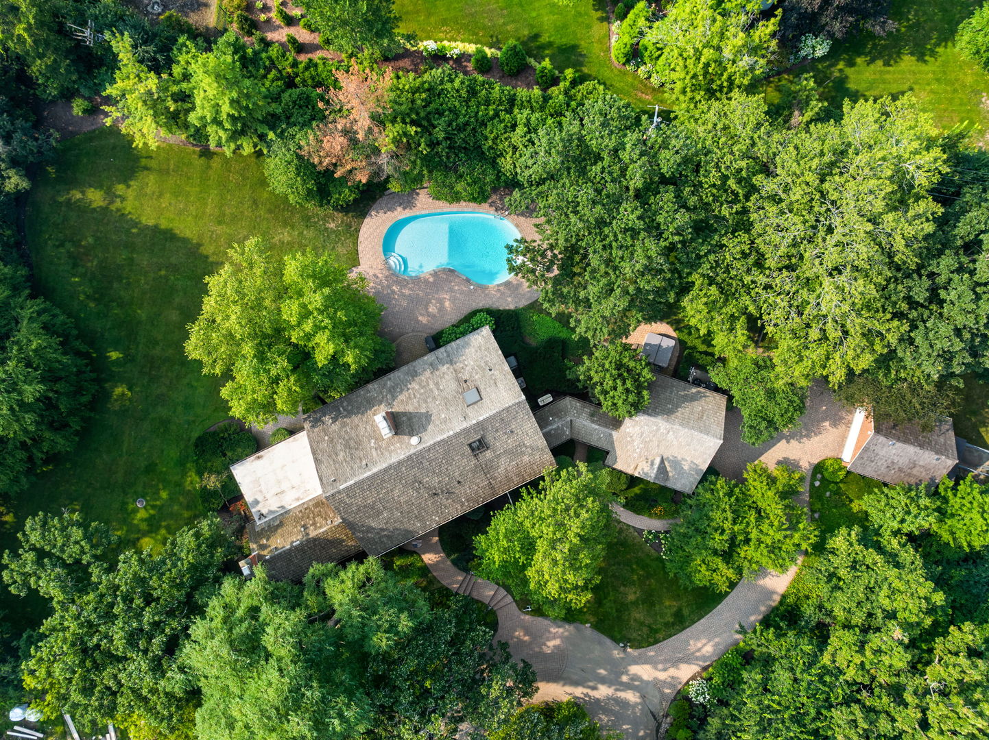 209 North Green Bay Road Lake Forest, IL 60045 - Photo 46 of 51 an aerial view of a house with garden space and street view