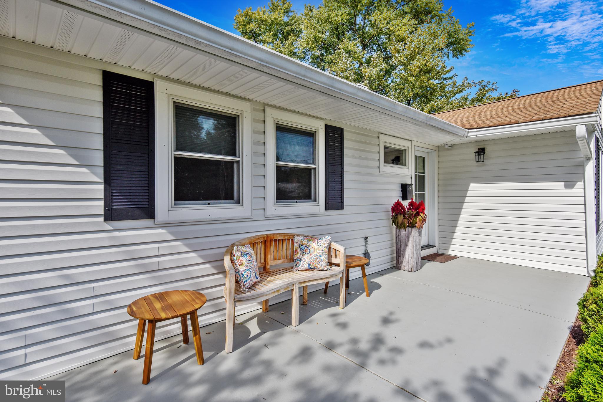 141 Sumner Road Annapolis, MD 21401 - Photo 5 of 39 Front porch. Wave to your neighbors.