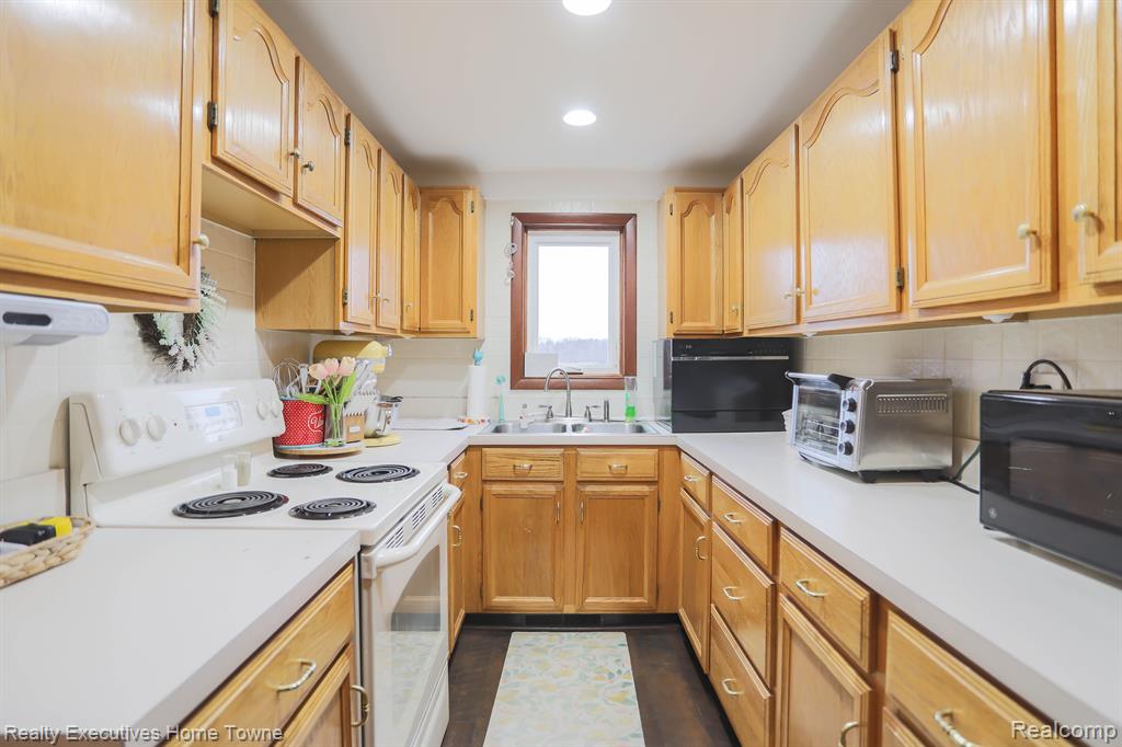 6123 Fargo Road Avoca, MI 48006 - Photo 23 of 48