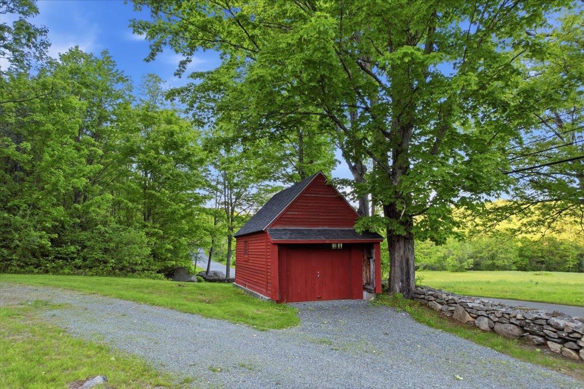 908 Old Franconia Road Bethlehem, NH 03574 - Photo 13 of 47