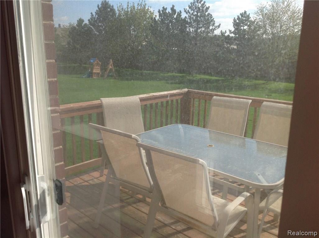 31346 Cedar Ridge Lane Madison Heights, MI 48071 - Photo 4 of 19 IMG_3724.JPG
