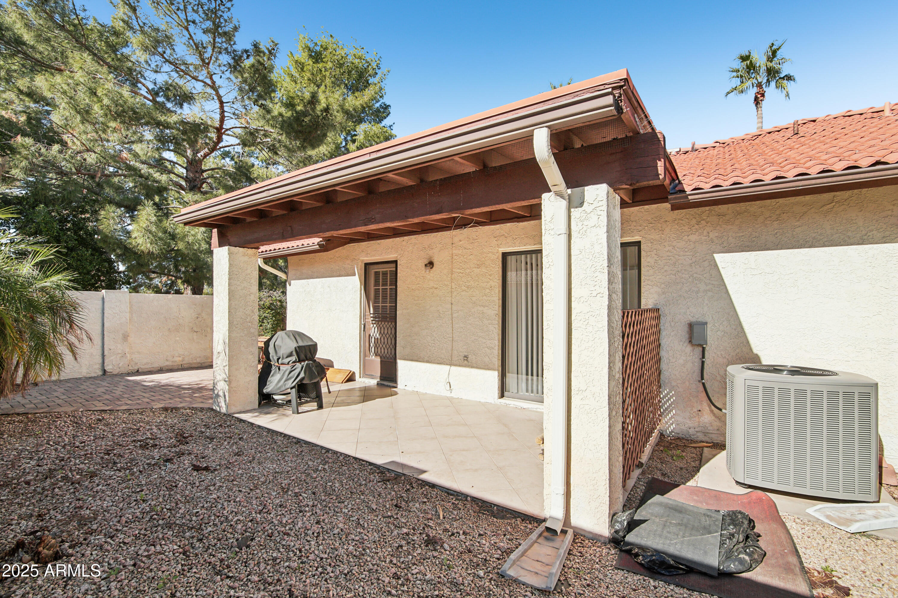 542 South Higley Road, Unit 89 Mesa, AZ 85206 - Photo 21 of 30 a view of backyard of the house