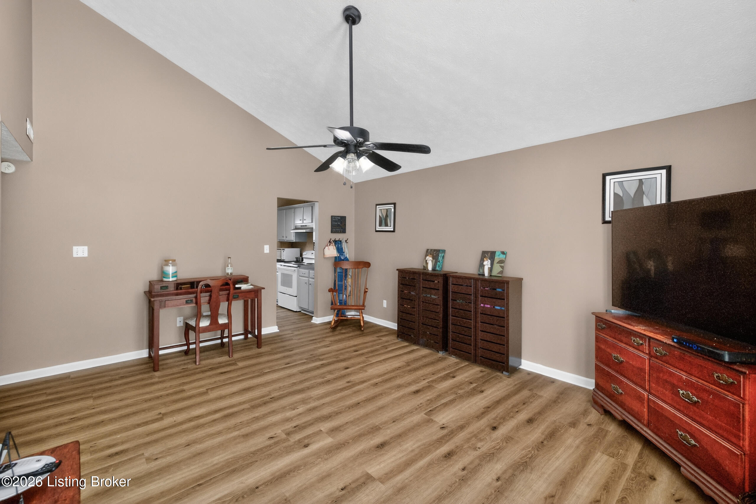1039 River Bend Road Frankfort, KY 40601 - Photo 4 of 23 Living Room