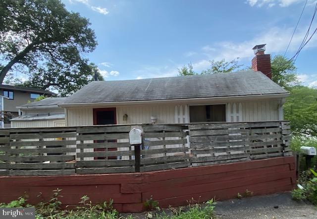 690 North Riverside Dr