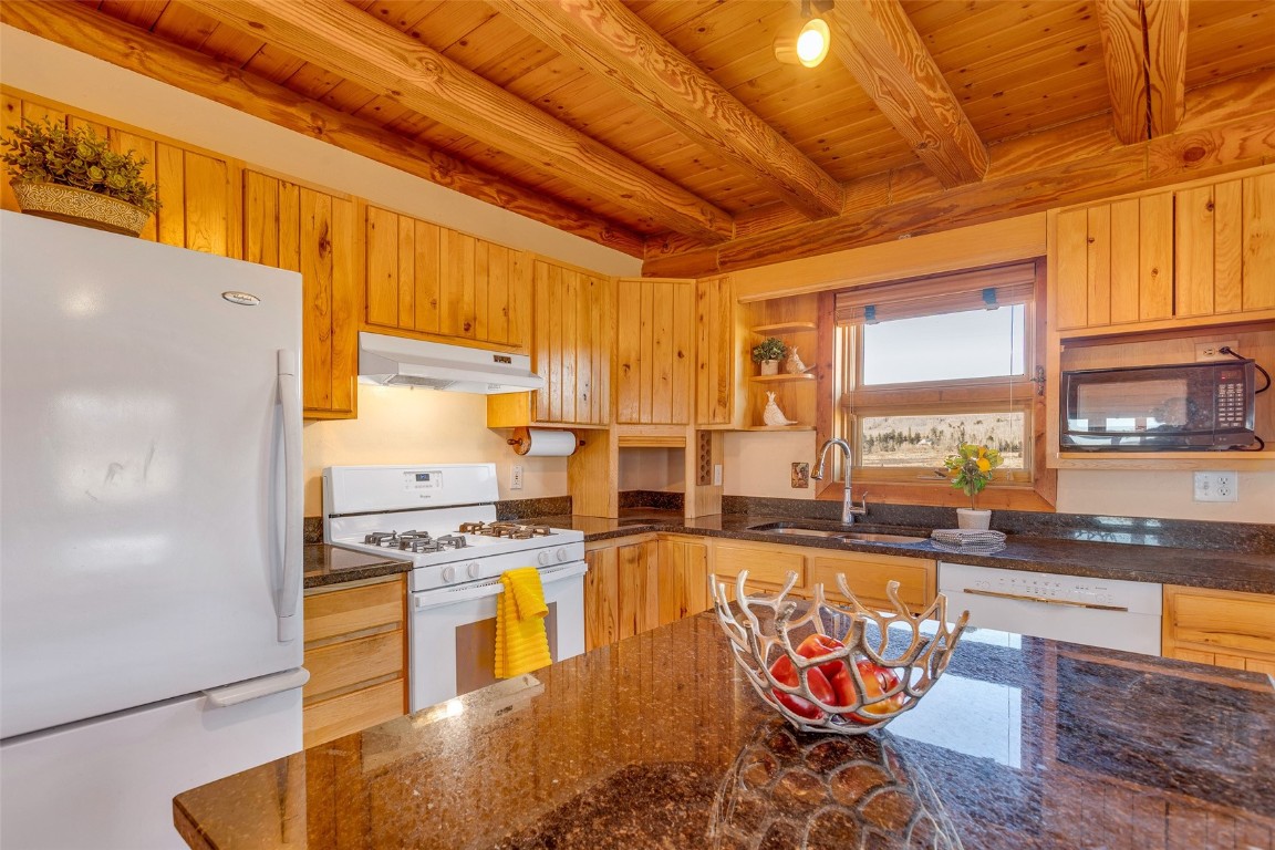 1528 Silver Heels Road Fairplay, CO 80440 - Photo 4 of 50 a living room filled with furniture