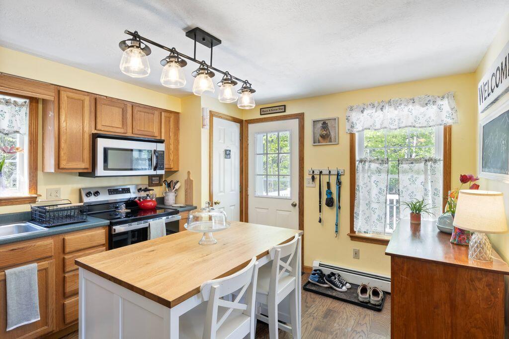 212 New Dam Road Waterboro, ME 04061 - Photo 8 of 24 212 kitchen
