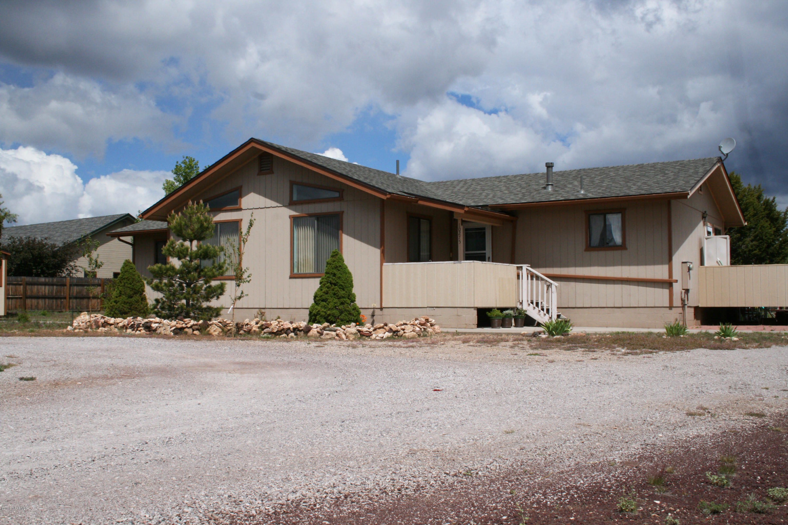 10275 Roan Road Flagstaff, AZ 86004 - Photo 3 of 30 10275 Roan Rd Front