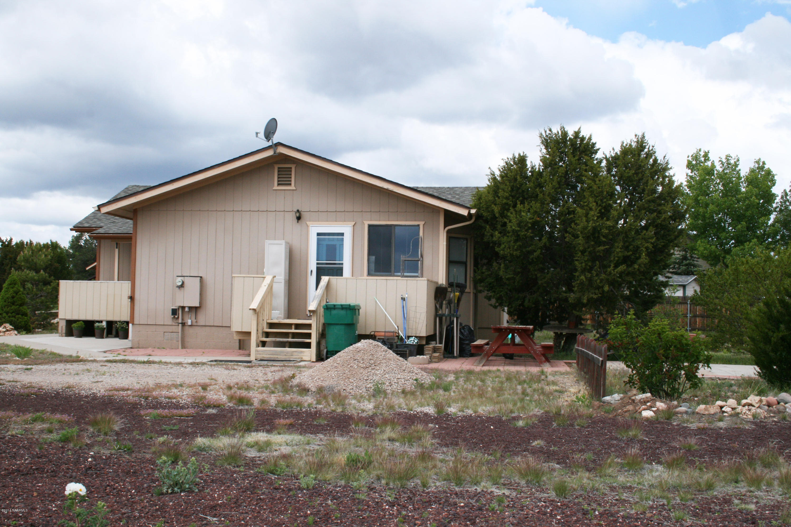 10275 Roan Road Flagstaff, AZ 86004 - Photo 5 of 30 10275 Roan Rd Side view