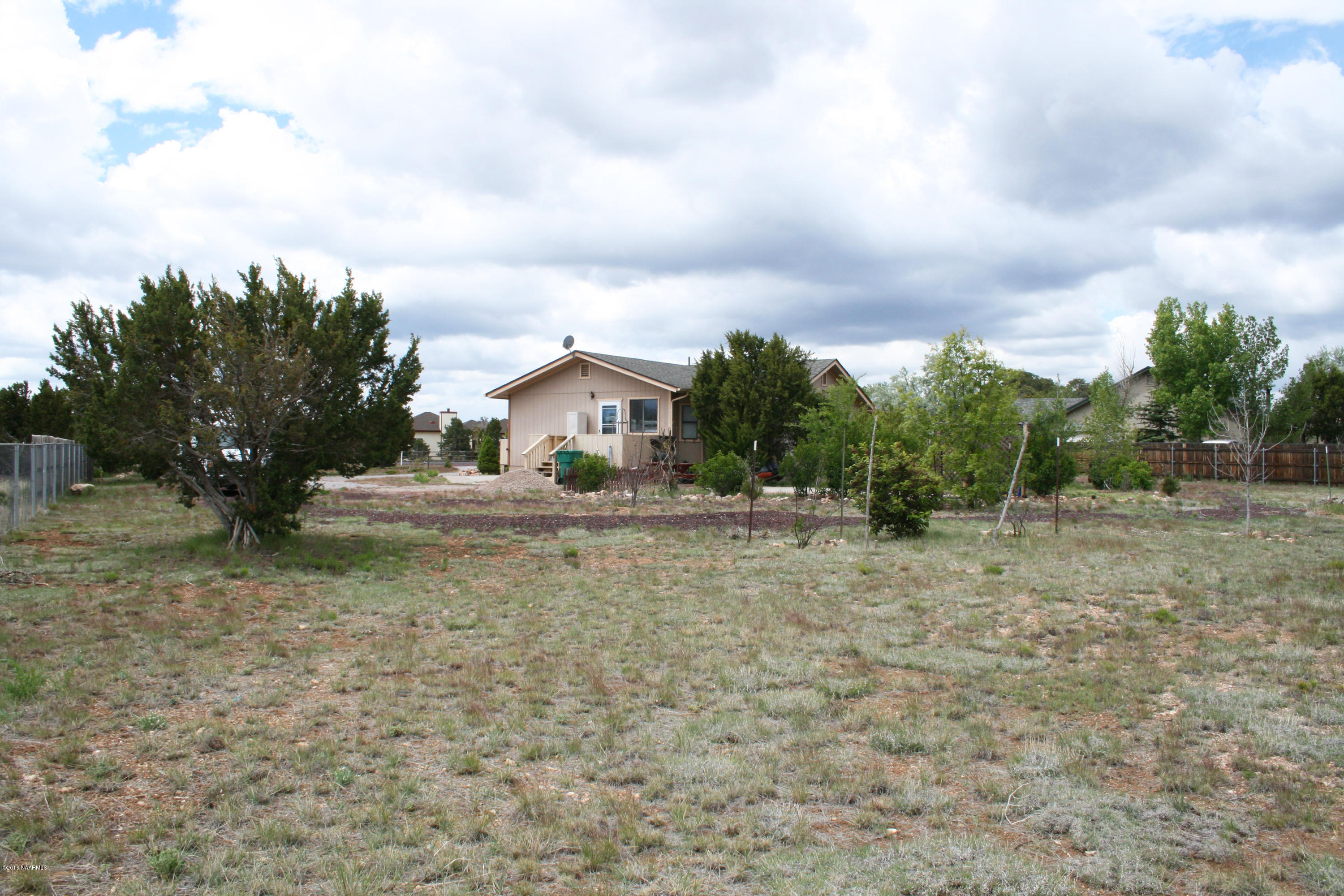 10275 Roan Road Flagstaff, AZ 86004 - Photo 6 of 30 10275 Roan Rd Side yard
