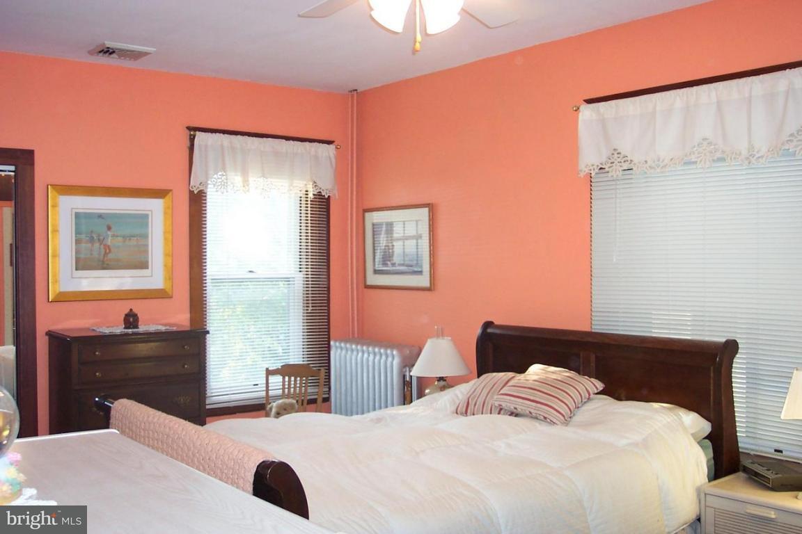 218 South Spruce Street Lititz, PA 17543 - Photo 6 of 7