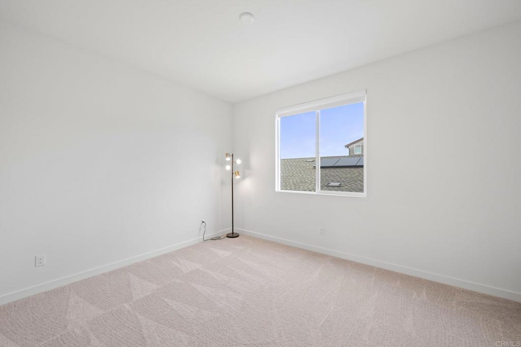 35152 Citrus Lane Fallbrook, CA 92028 - Photo 20 of 34 a view of an empty room