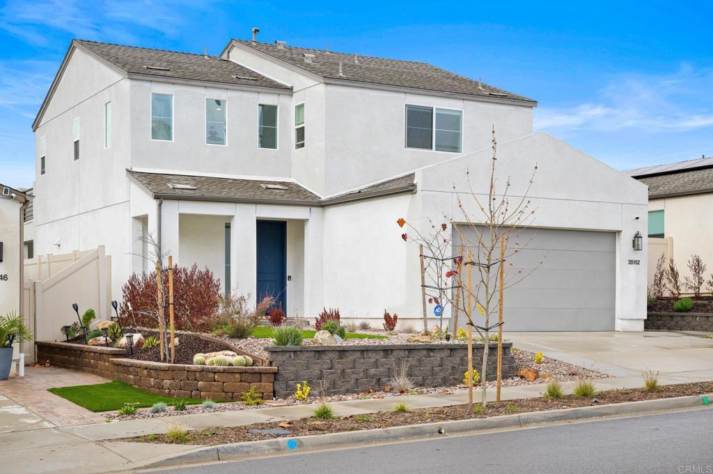 35152 Citrus Lane Fallbrook, CA 92028 - Photo 2 of 34 a front view of a house with garden