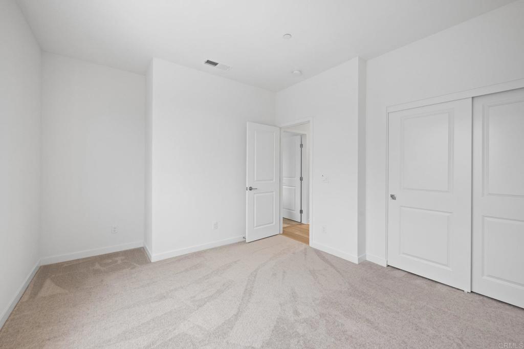 35152 Citrus Lane Fallbrook, CA 92028 - Photo 21 of 34 a view of an empty room