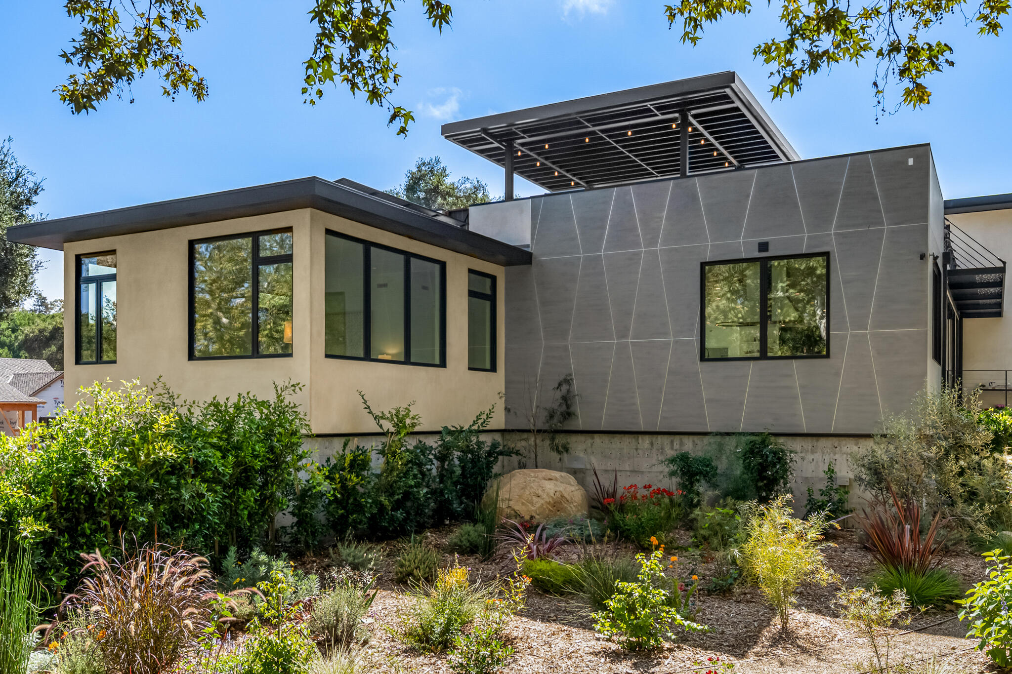 204 Olive Mill Road Santa Barbara, CA 93108 - Photo 41 of 51 Sideyard
