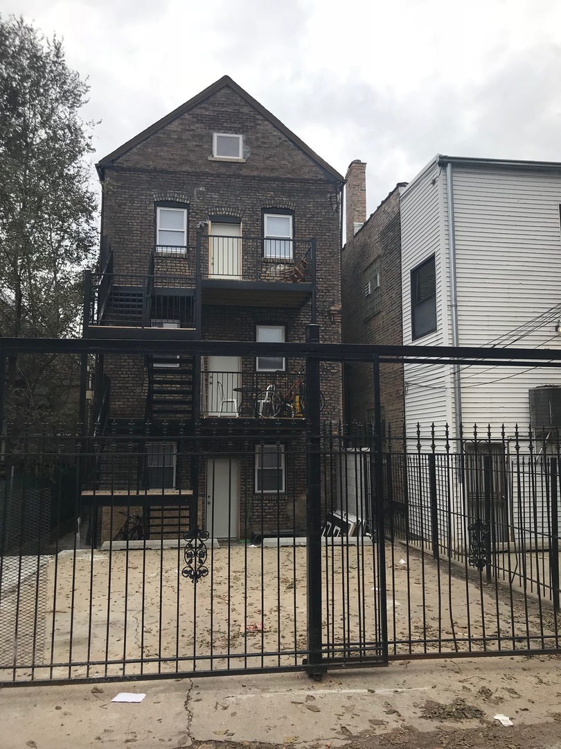 2824 West Cermak Road Chicago, IL 60623 - Photo 2 of 15