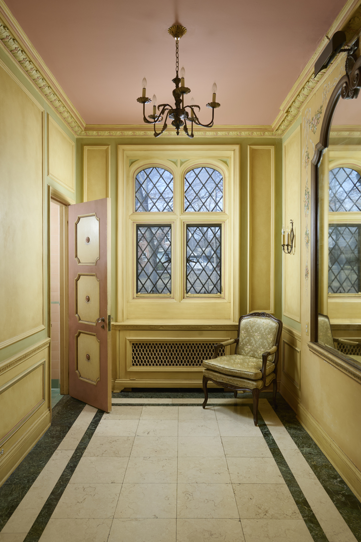 2122 West Hopkins Place Chicago, IL 60643 - Photo 25 of 36 a living room with furniture and a large window