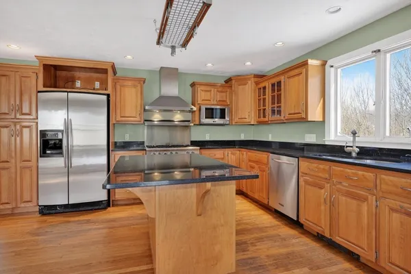$525,000 | 26 Mechanic Street, Holliston, MA 01746