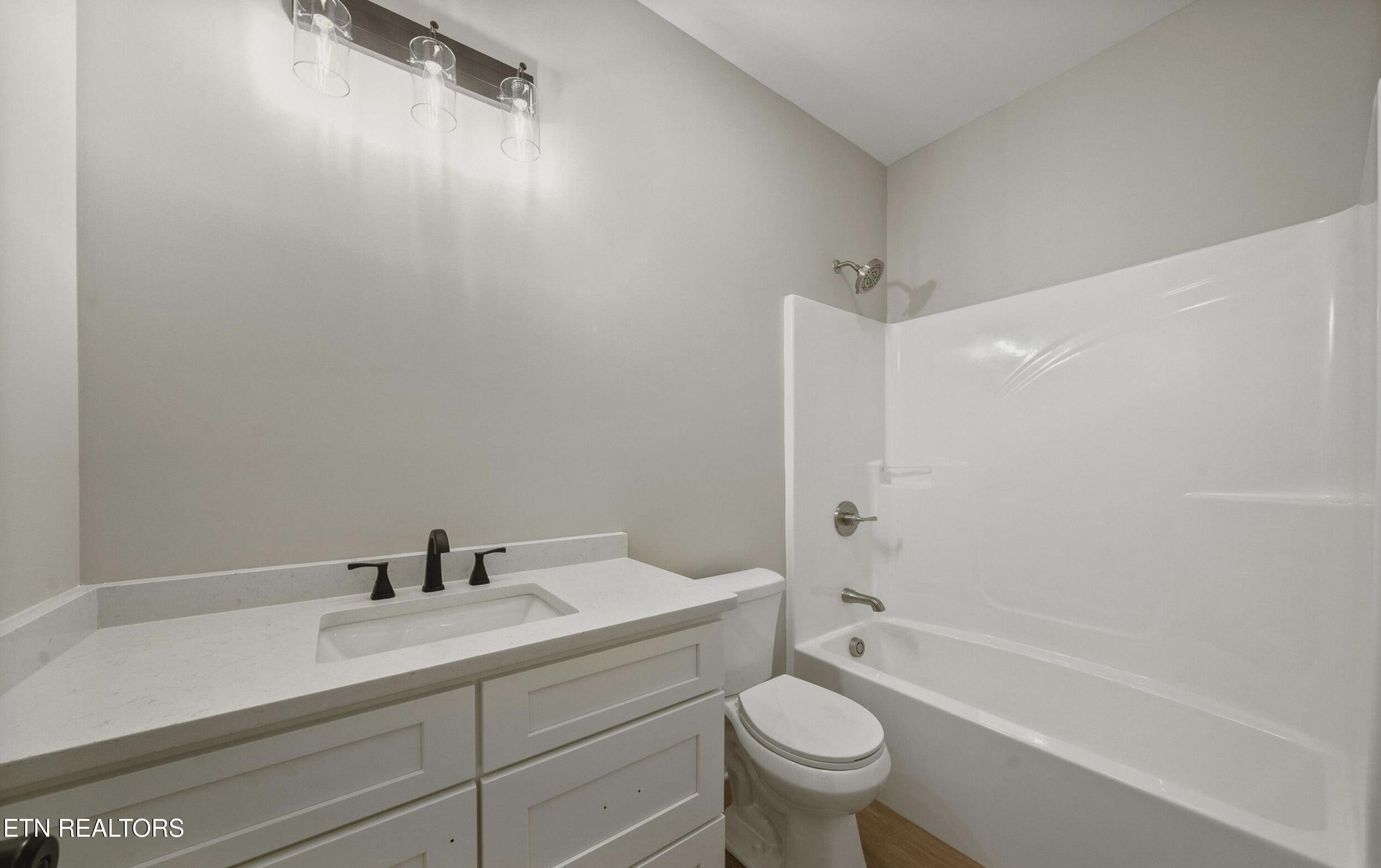 5312 Golden Eagle Lane Corryton, TN 37721 - Photo 14 of 19 Bathroom 2