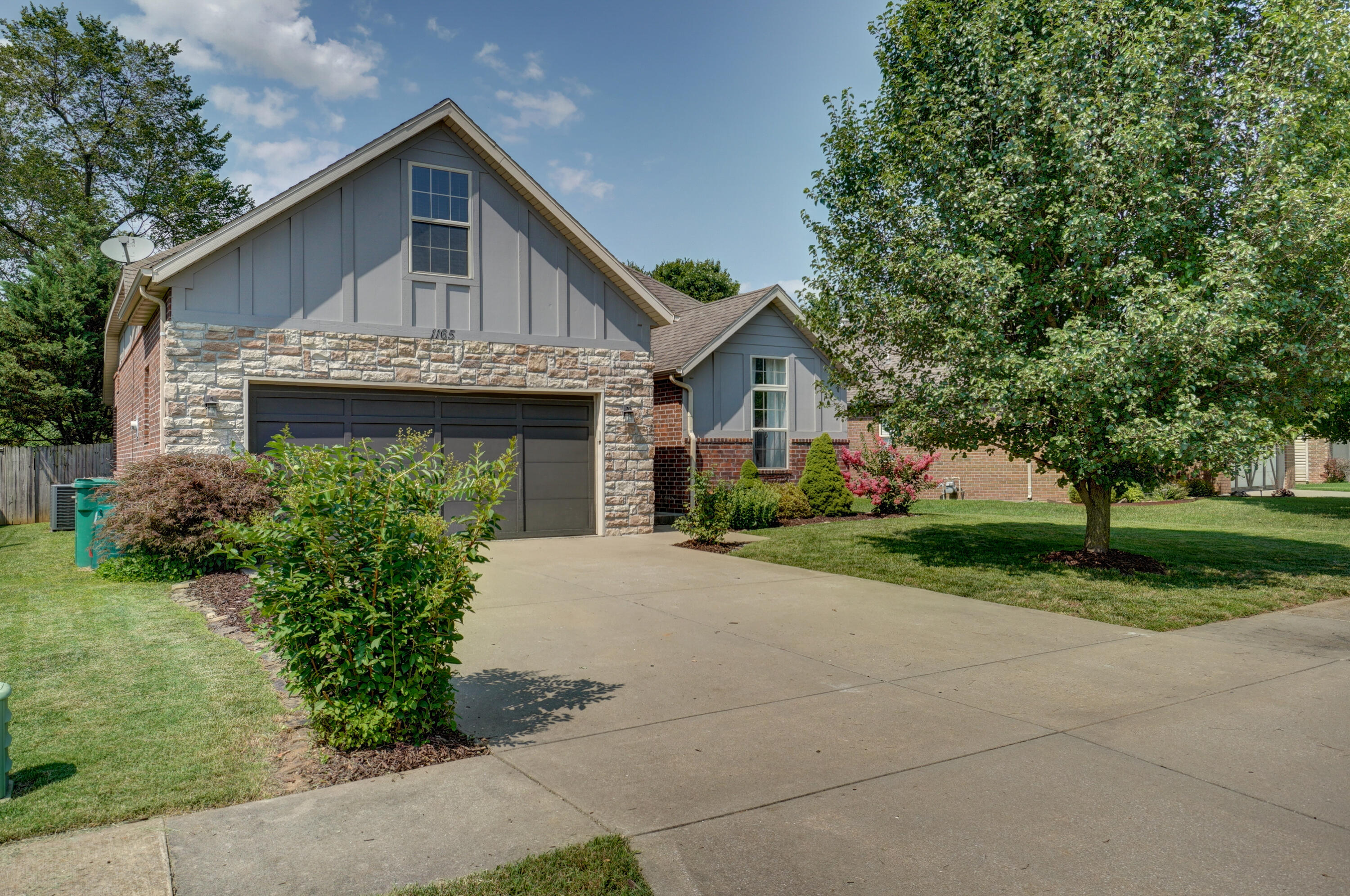 1165 South Maple Grove Avenue Springfield, MO 65804 - Photo 1 of 1 1165 S Maple Grove Ave-32