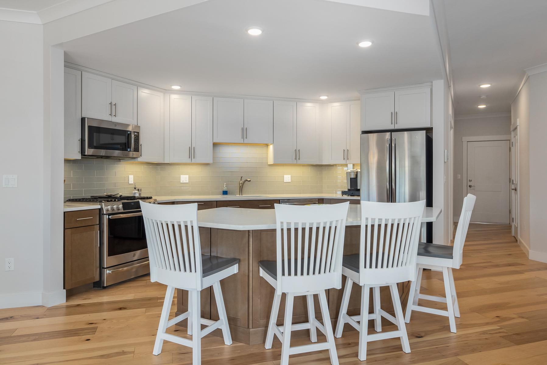 2075 Lafayette Road, Unit B33 Portsmouth, NH 03801 - Photo 7 of 39