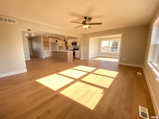 $452,900 | 304 Hodges Court, Chatham, IL 62629