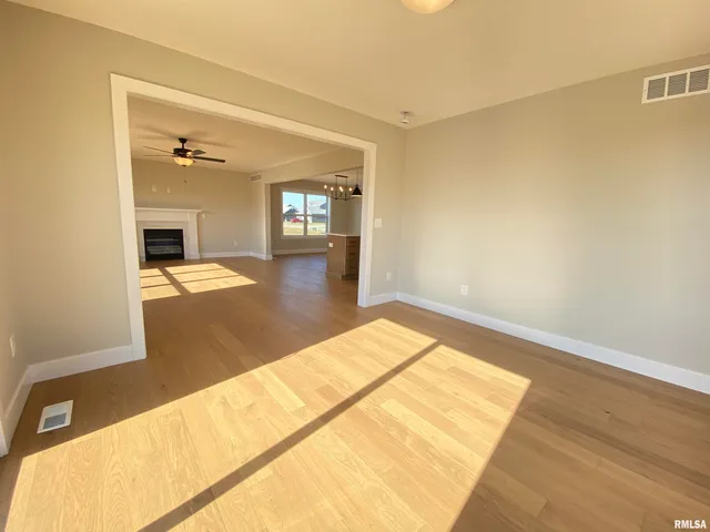 $452,900 | 304 Hodges Court, Chatham, IL 62629