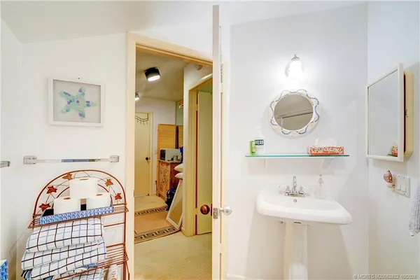 $8,500 | 233 Northeast Edgewater Drive, Unit 201, Jensen Beach, FL 34957