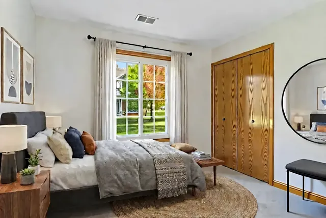 $325,000 | 1316 East Evergreen Drive, Unit 7, Palatine, IL 60074