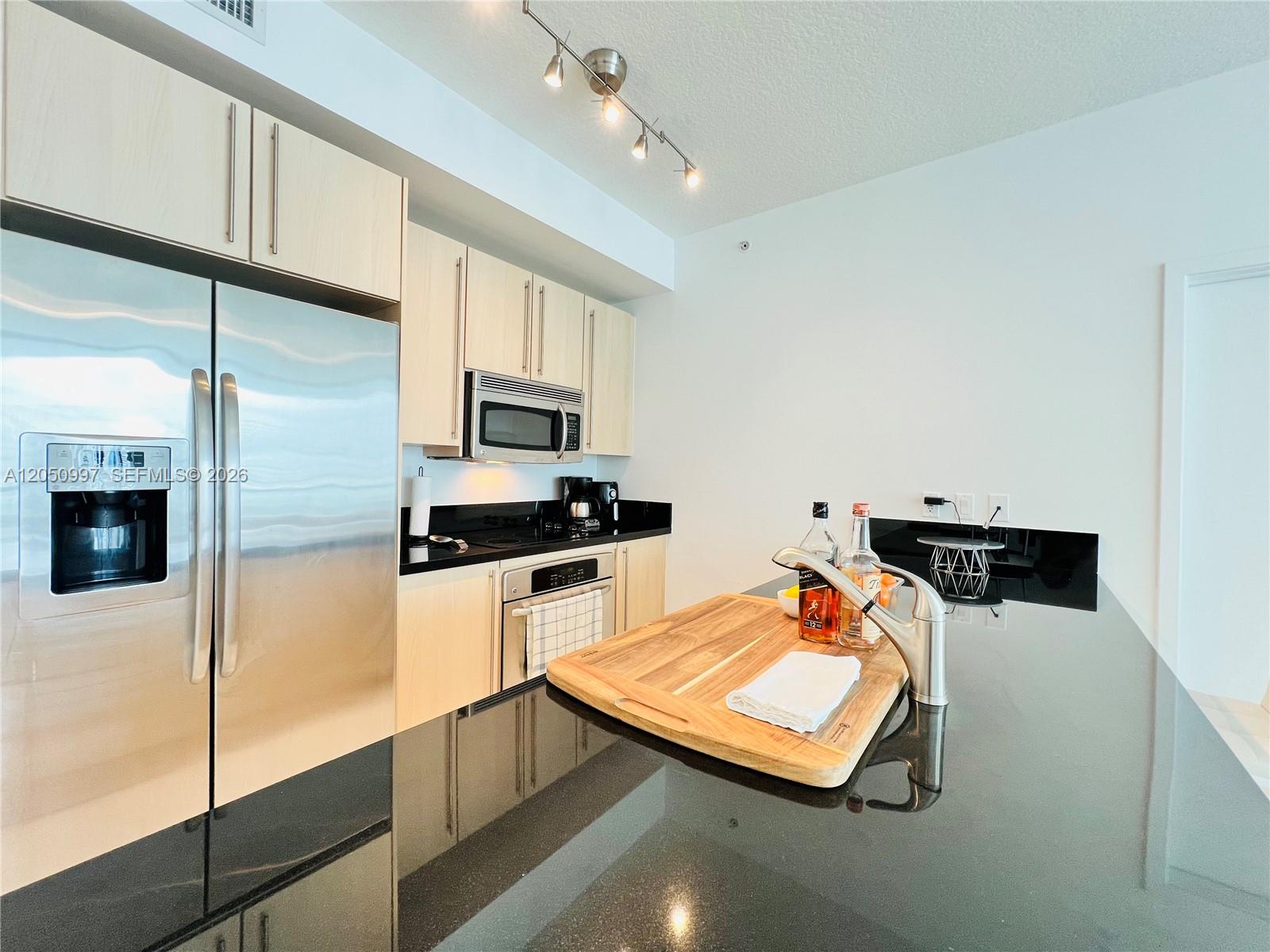 79 Southwest 12th Street, Unit 1510S Miami, FL 33130 - Photo 17 of 56