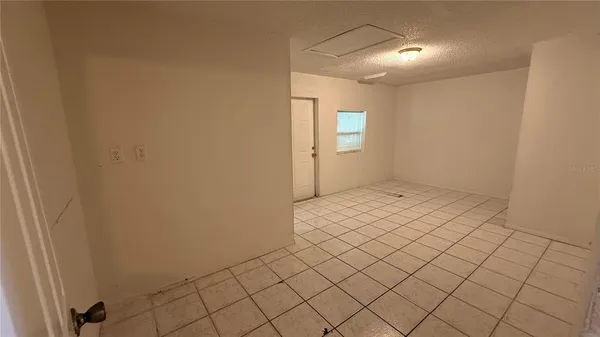 $1,800 | 2658 61st Avenue North, St. Petersburg, FL 33714