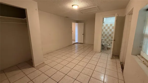 $1,800 | 2658 61st Avenue North, St. Petersburg, FL 33714