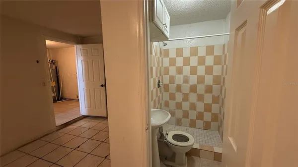 $1,800 | 2658 61st Avenue North, St. Petersburg, FL 33714