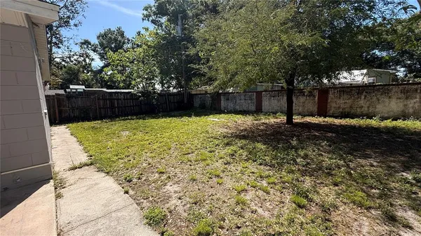 $1,800 | 2658 61st Avenue North, St. Petersburg, FL 33714