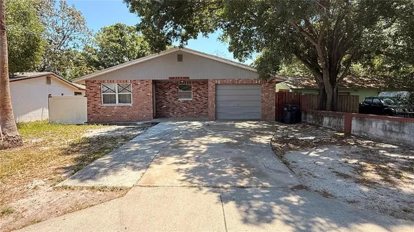 $1,800 | 2658 61st Avenue North, St. Petersburg, FL 33714