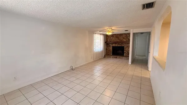 $1,800 | 2658 61st Avenue North, St. Petersburg, FL 33714
