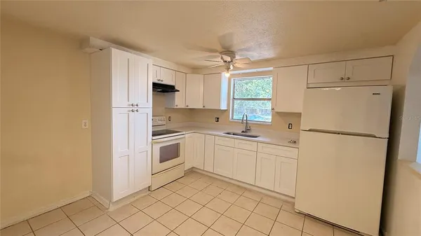 $1,800 | 2658 61st Avenue North, St. Petersburg, FL 33714