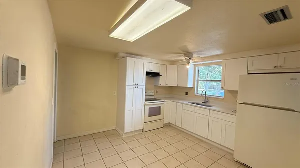 $1,800 | 2658 61st Avenue North, St. Petersburg, FL 33714