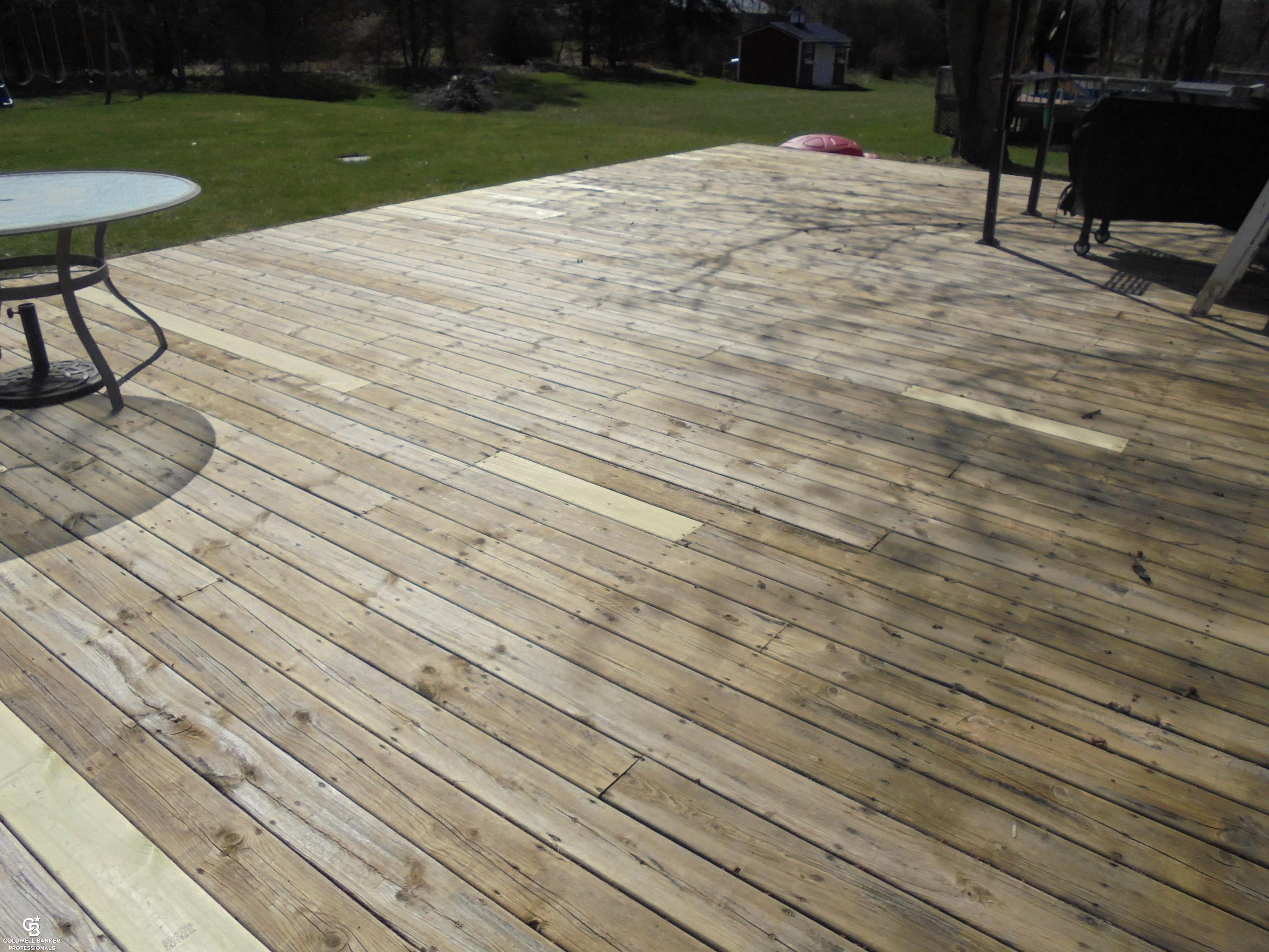 3188 Millville Road Lapeer, MI 48446 - Photo 54 of 65 Deck