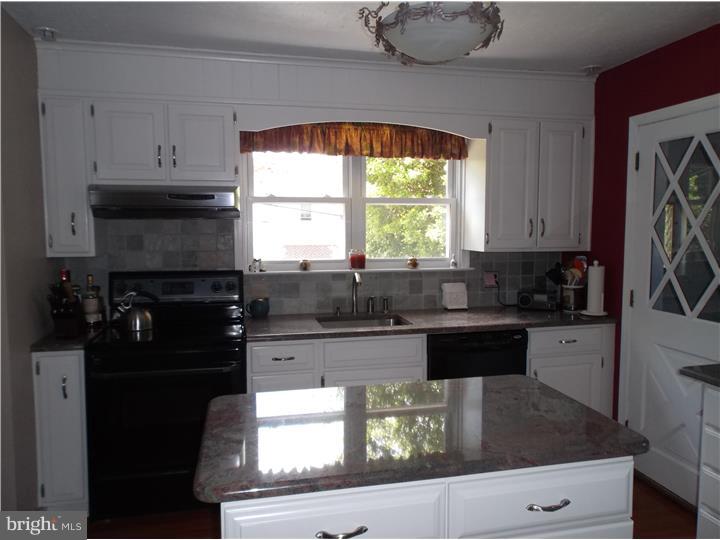 114 Greenhill Road Springfield, PA 19064 - Photo 10 of 25