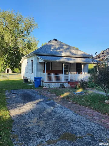 $71,070 | 531 East Beardstown Street, Virginia, IL 62691