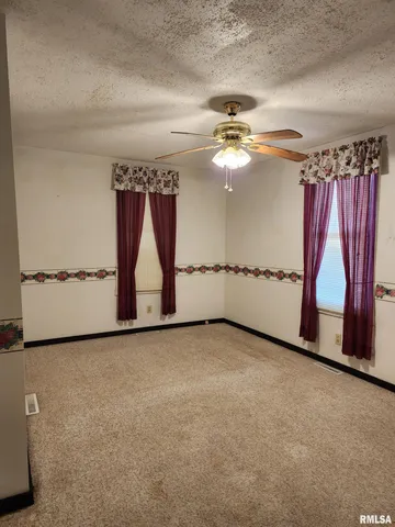 $71,070 | 531 East Beardstown Street, Virginia, IL 62691