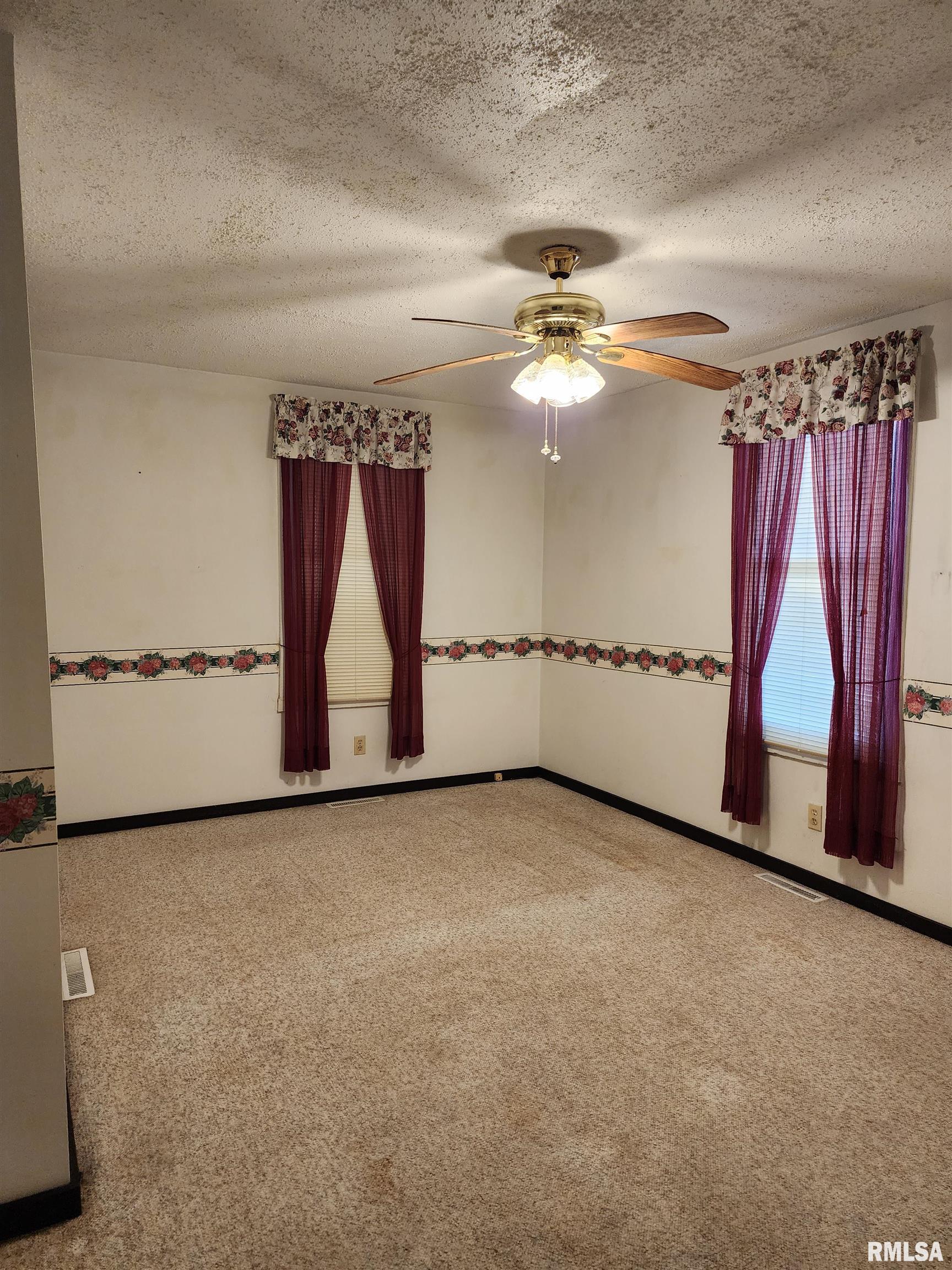 531 East Beardstown Street Virginia, IL 62691 - Photo 15 of 29